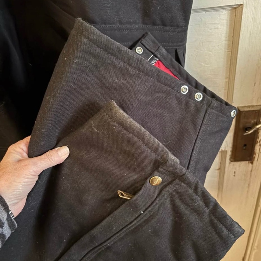 Carhartt bibbers in Black with red Quilt inside Overalls Zipper & snap closures - Picture 5 of 5